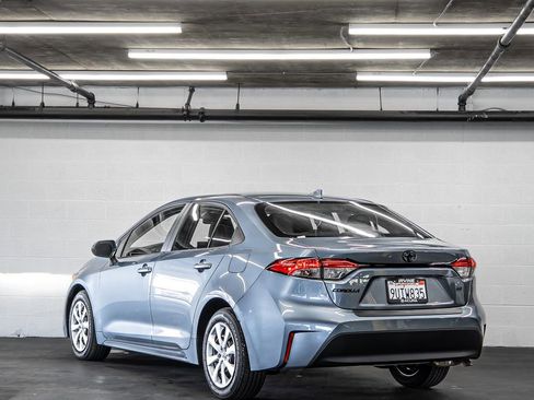 Used 2025 Toyota Corolla LE image 3