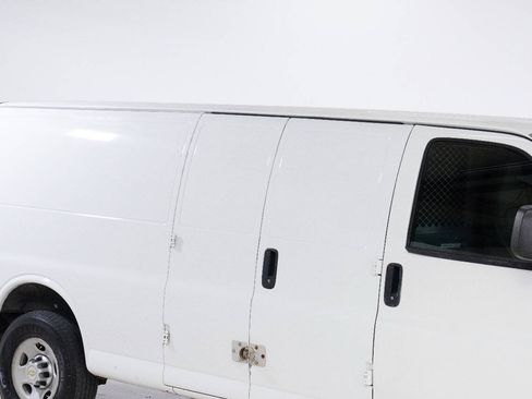 Used 2014 Chevrolet Express 3500 Extended RWD image 20