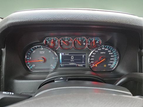 Used 2020 Chevrolet Suburban LT image 23