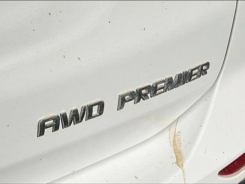 Used 2022 Chevrolet Equinox Premier AWD/4WD image 21