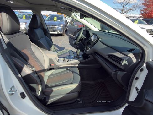 Certified 2025 Subaru Crosstrek 2.5i Limited w/ Crosstrek Mirror Package image 11