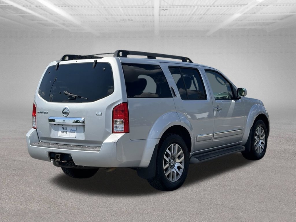 Used 2012 Nissan Pathfinder LE RWD image 8