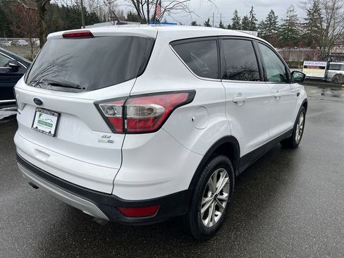 Used 2017 Ford Escape SE image 5