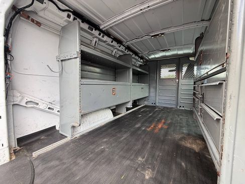 Used 2019 Chevrolet Express 2500 w/ Driver Convenience Package RWD image 18