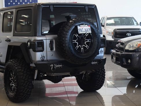 Used 2018 Jeep Wrangler Unlimited Sport S AWD/4WD image 29