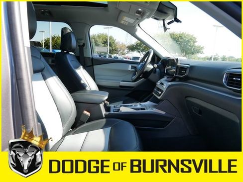 Used 2024 Ford Explorer XLT w/ Equipment Group 202A AWD/4WD image 15