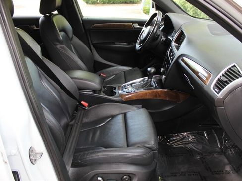 Used 2015 Audi Q5 2.0T Premium Plus w/ Technology Package AWD/4WD image 18
