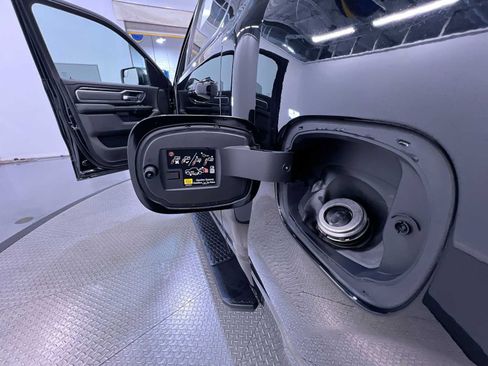 Used 2023 RAM 1500 Big Horn AWD/4WD image 42