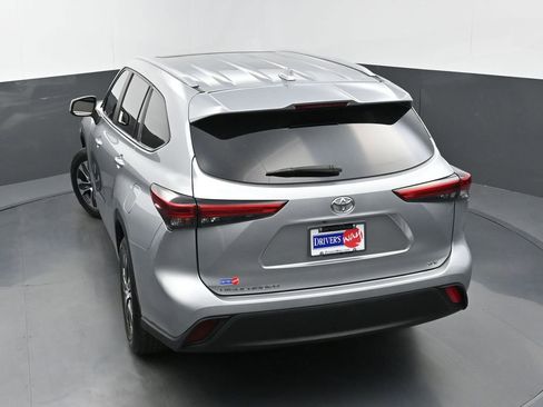 Used 2023 Toyota Highlander XLE image 34