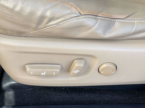 Used 2010 Toyota 4Runner Limited image 13