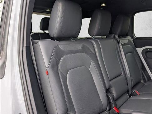 Used 2023 Land Rover Defender 130 X-Dynamic SE AWD/4WD image 23