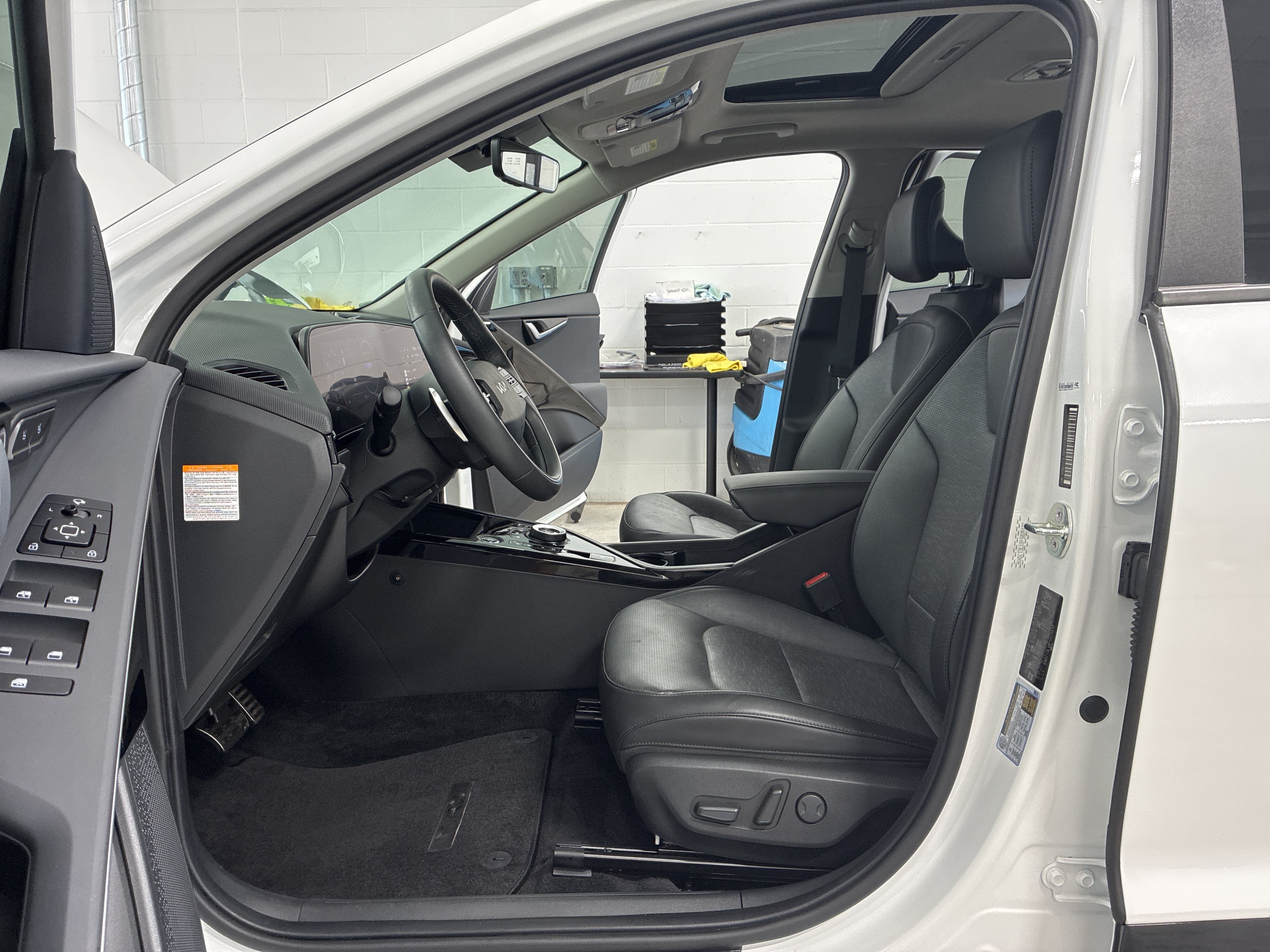 Used 2023 Kia Niro Wave FWD image 14