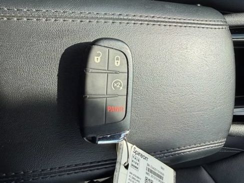 Used 2025 Jeep Compass Limited AWD/4WD image 18