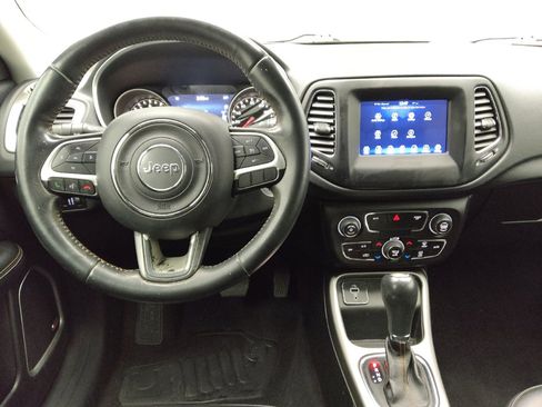 Used 2018 Jeep Compass Latitude w/ Popular Equipment Group FWD image 22