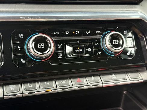 Used 2024 GMC Sierra 2500 Denali Ultimate image 19