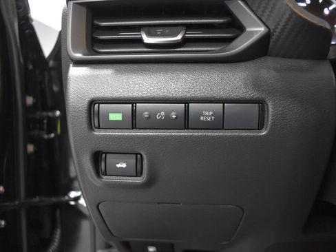 Certified 2025 Nissan Sentra S image 17