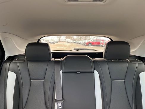 Used 2025 Buick Envision Sport Touring image 20