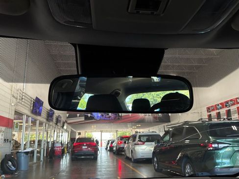 Used 2020 Toyota Corolla LE FWD image 18
