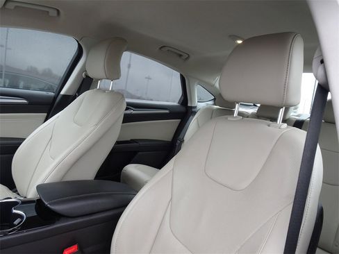 Used 2015 Ford Fusion Titanium image 10