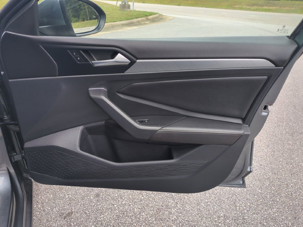 Used 2024 Volkswagen Jetta SE FWD image 33