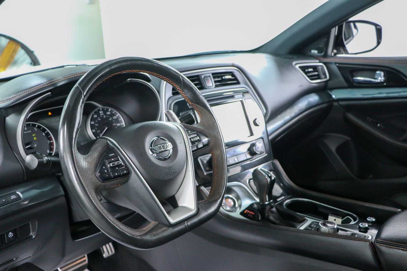 Used 2021 Nissan Maxima SR w/ Sport Mat Group FWD image 24