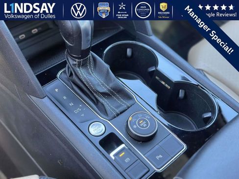 Used 2022 Volkswagen Atlas Cross Sport SEL R-Line image 18