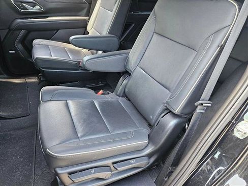 Used 2024 GMC Yukon SLT w/ SLT Luxury Package RWD image 15