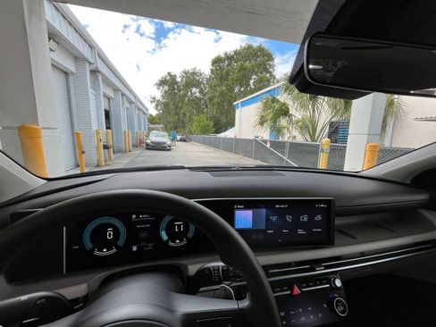 Used 2025 Hyundai Tucson Blue image 33