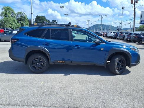 Used 2023 Subaru Outback Wilderness AWD/4WD image 3