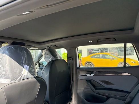 New 2026 Volkswagen Tiguan SE R-Line AWD/4WD image 5
