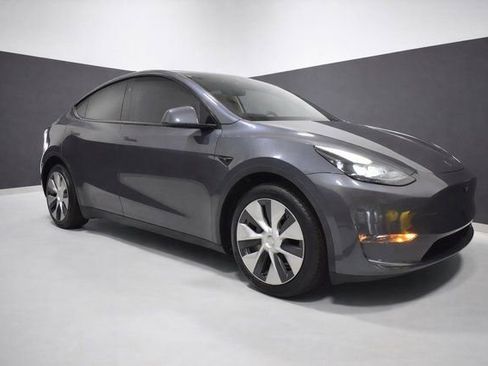 Used 2023 Tesla Model Y Long Range image 7