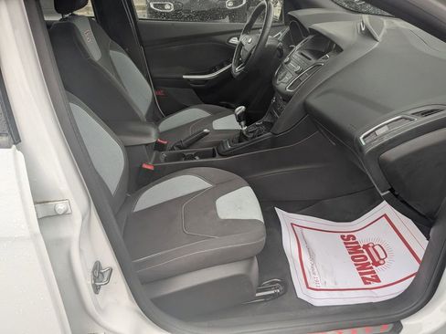 Used 2017 Ford Focus ST image 27