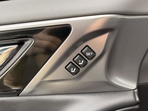 Used 2023 Subaru Outback Limited image 15