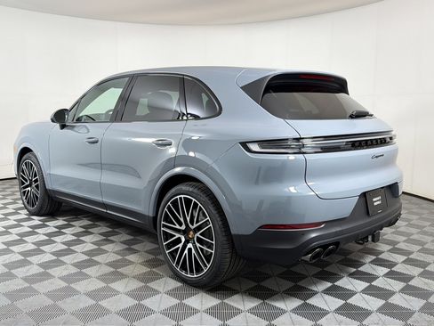 Used 2026 Porsche Cayenne AWD/4WD image 3