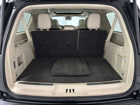 Used 2020 Lincoln Navigator L Reserve w/ Luxury Package AWD/4WD image 35