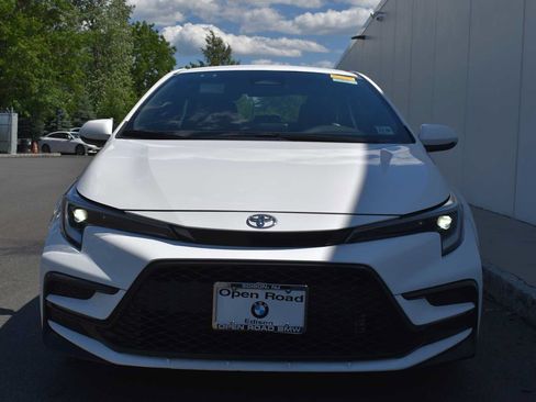 Used 2024 Toyota Corolla SE FWD image 2