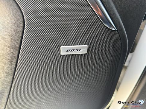 Used 2025 GMC Yukon XL Denali w/ Sun & Power Step Package AWD/4WD image 36