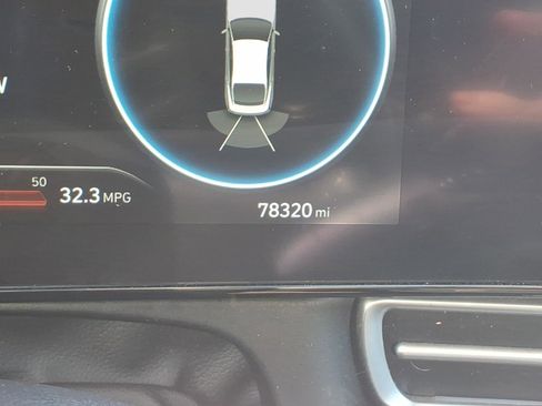 Used 2022 Hyundai Elantra Limited image 25