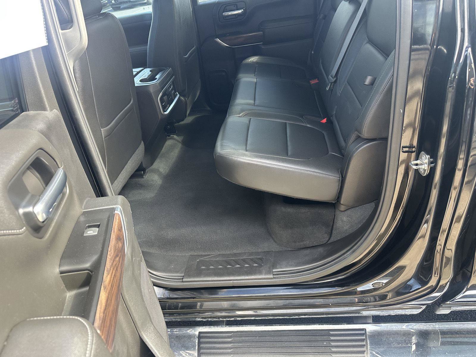 Used 2019 GMC Sierra 1500 SLT w/ SLT Premium Package AWD/4WD image 29