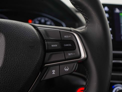 Used 2018 Honda Accord EX-L image 25