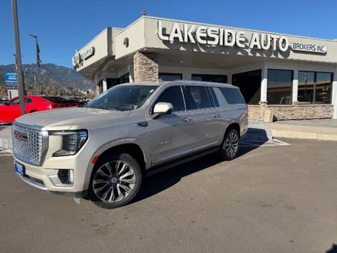 Used 2021 GMC Yukon XL Denali w/ Denali Premium Package image 1