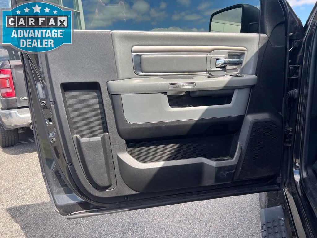 Used 2018 RAM 1500 Express w/ Black Ram 1500 Express Group AWD/4WD image 8