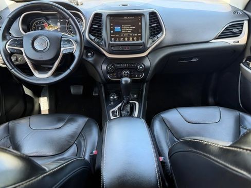Used 2018 Jeep Cherokee Limited w/ High Altitude Package AWD/4WD image 17