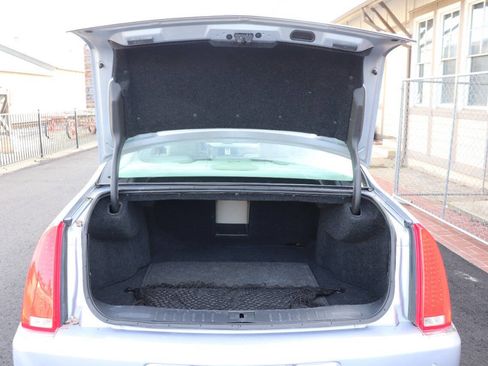 Used 2006 Cadillac DTS Luxury II w/ Sun And Sound Package image 38