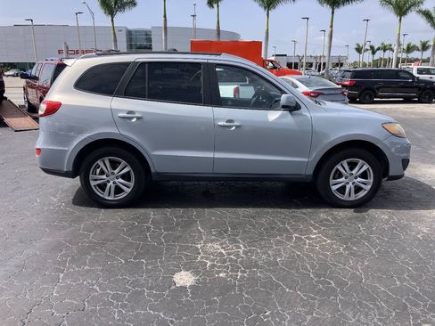Used 2010 Hyundai Santa Fe SE FWD image 1