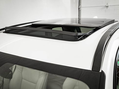 Used 2025 Volvo XC60 B5 Ultra w/ Protection Package Premier image 14