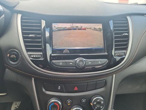 Used 2021 Chevrolet Trax LT w/ Driver Confidence Package FWD image 26