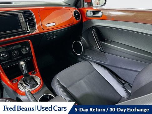 Used 2018 Volkswagen Beetle 2.0T S w/ Style & Comfort Package image 22