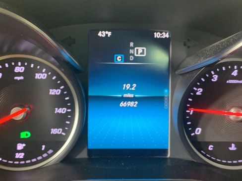 Used 2021 Mercedes-Benz GLC 300 image 24