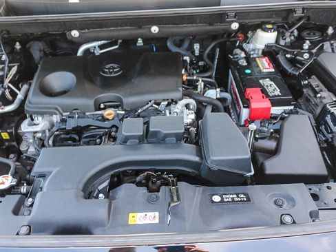 Used 2022 Toyota RAV4 XLE w/ Convenience Package image 27